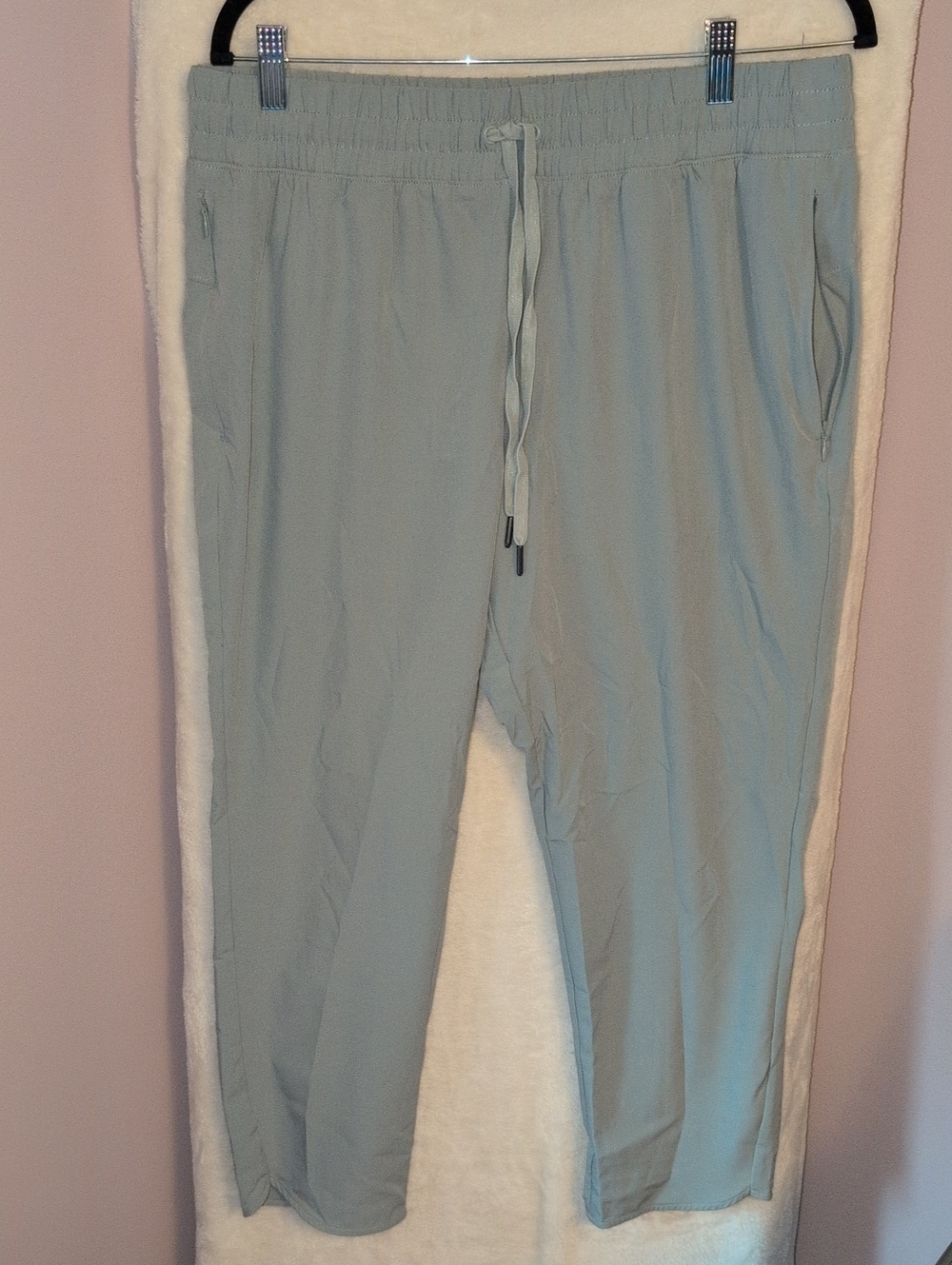 tek gear Women's Light Green Drawstring Ankle Pants
